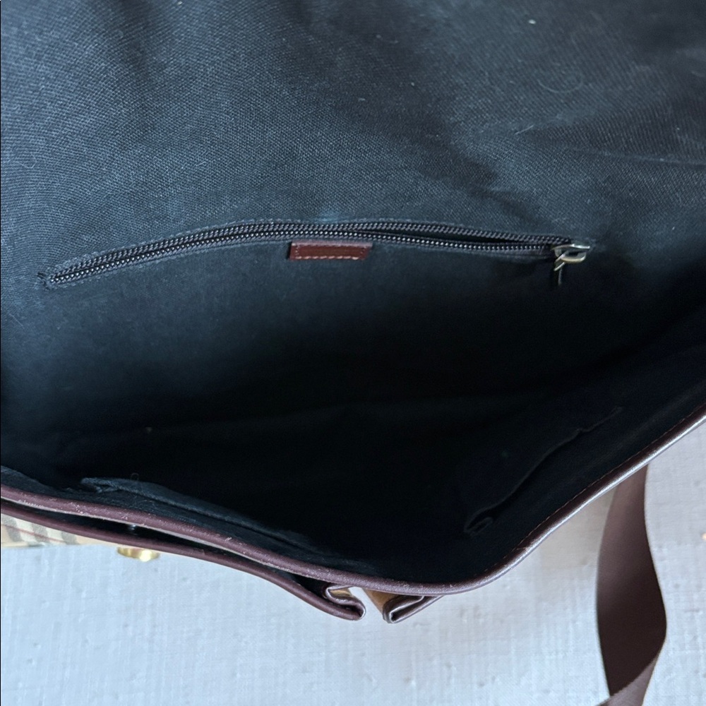 Vintage Burberry Nova Check Messenger Bag - Picture 10 of 15